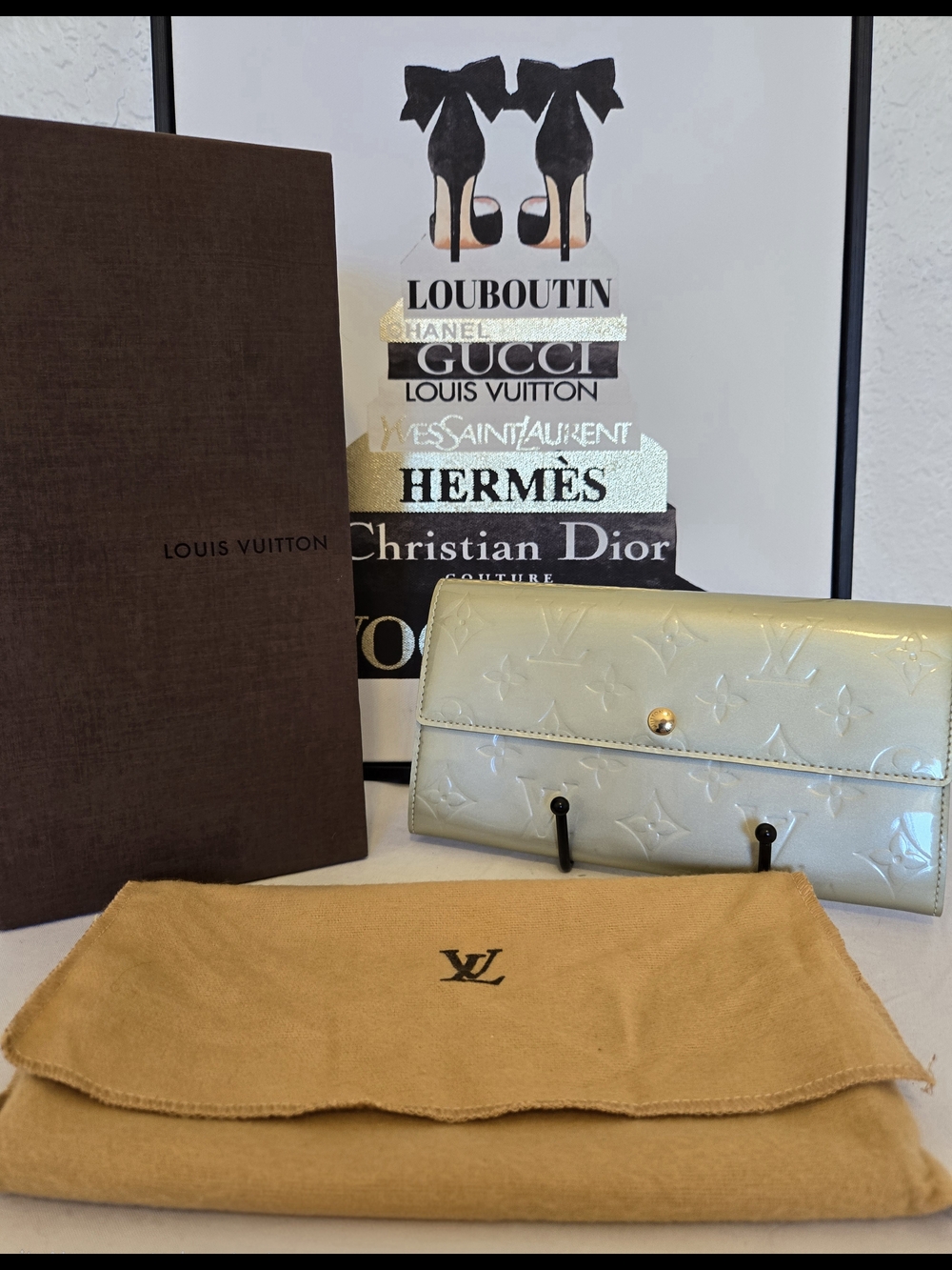 ✨ IMMACULATE ✨ Louis Vuitton Monogram Vernis Sarah Wallet